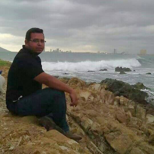 joven mazatleco con pasión de ayudar a los demás//Reniego//Buen Amigo//Futuro Abogado//