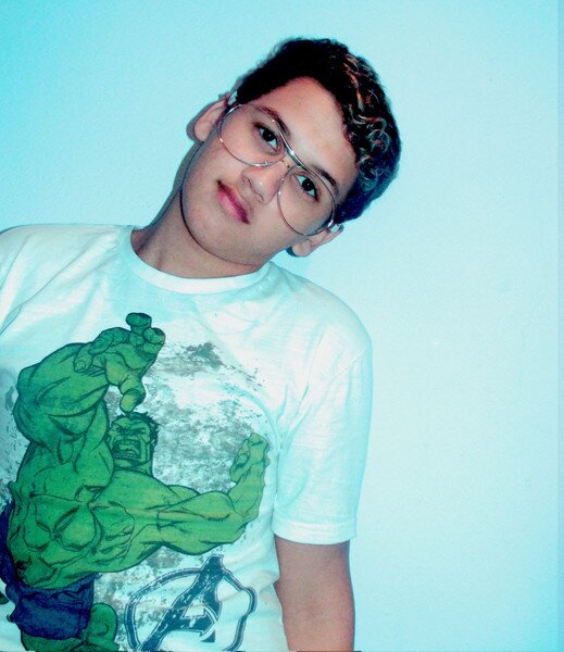 Luiz Henrique Apenas um prince  , 16 anos ,carioca , apaixonado pela vida, musica ,arte , disigner e um eterno aventureiro .