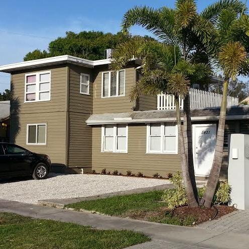 Check out our vacation rentals in Siesta Key, Fl & Sarasota, Fl. Come visit the #1 rated beaches! Book your siesta TODAY! http://t.co/KUgvZunhno