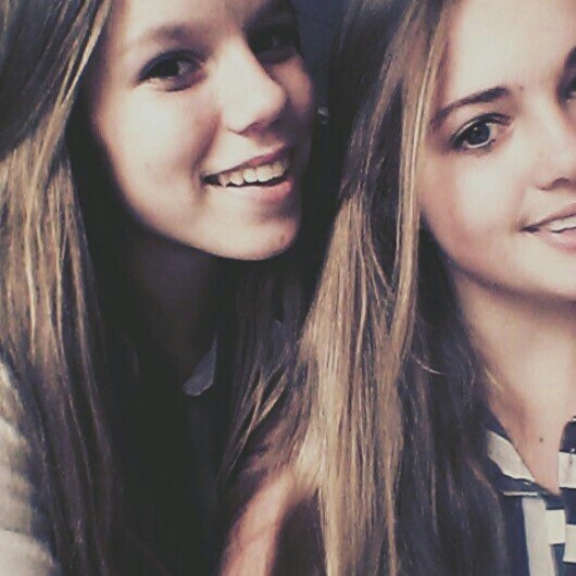 Dionne Bijland~14jaar~havo 2~friends~06......