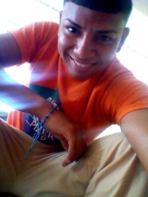 CruzLlovet's profile picture. kik : Cruzito_13 Instagram : otizurC_13 Snapchat : CLlP_13 Facebook : CruzLlovet