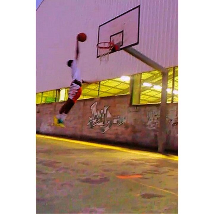 Flyvnegga's profile picture. Bball player #BAF #Hsg Team baby!