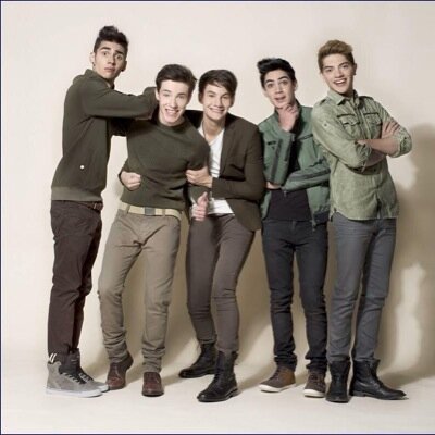 Siguenos si te gusta CD9 y eres una Coder de Latinoamerica :D