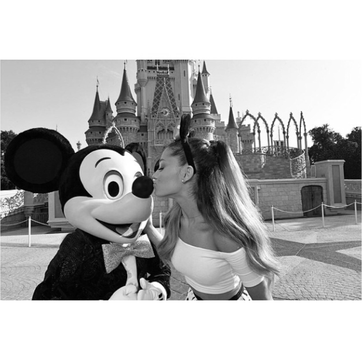 ArianaLAUpdates's profile picture. YOUR #1 OFFICIAL SOURCE FOR ALL THINGS ARIANA! Ariana's Official LA Event Team! My Everything NOW ON iTunes! http://t.co/eUeupXB0LS