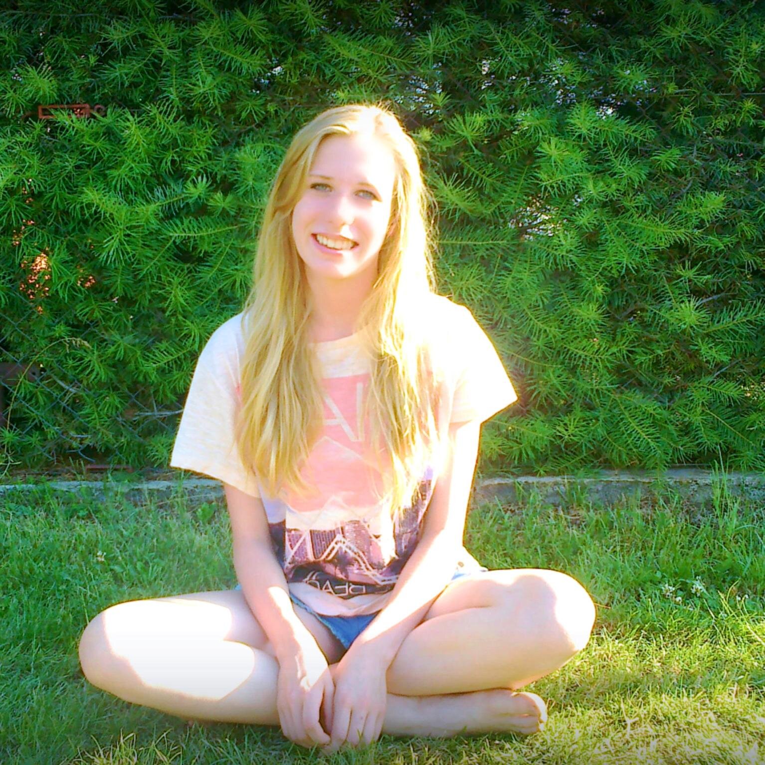 Hello I´m Directioner ! And I like Justin Bieber ! ♥ Follow me *--* ♥ I follow you back ☼