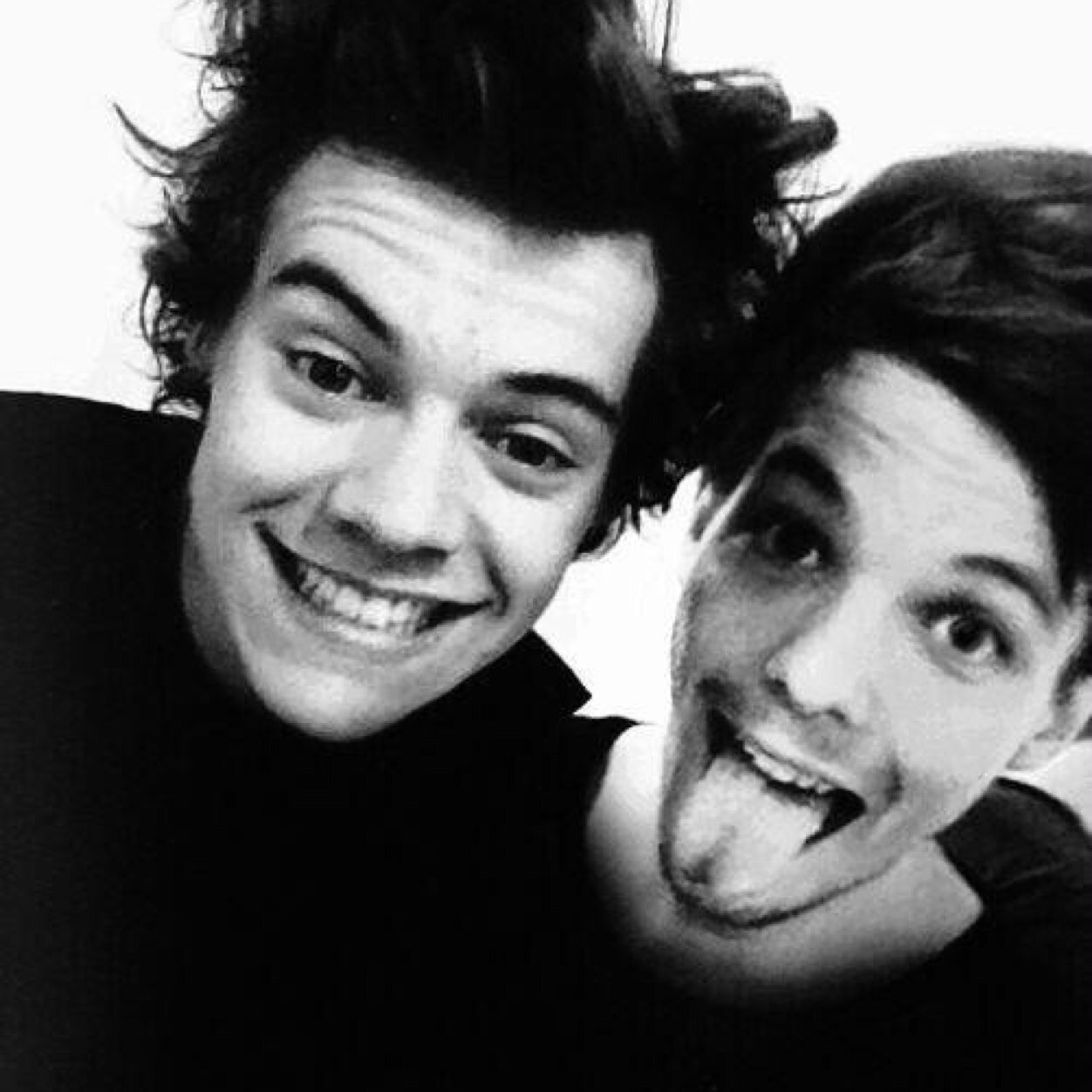 Just another Larry Shipper/Believer.