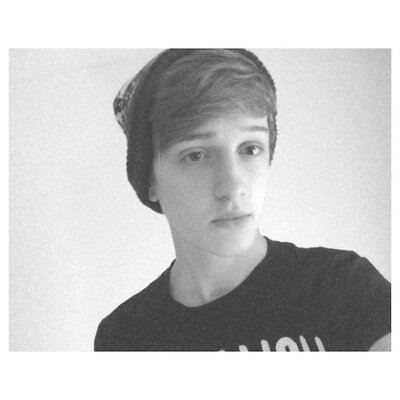 swegcrescent's profile picture. straight || uk || complain a lot || 18