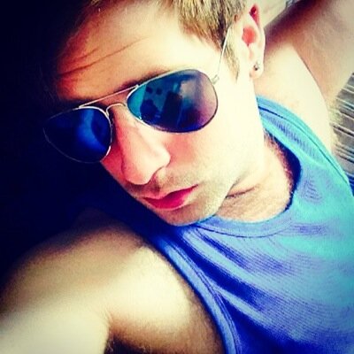 DVD addict. Experimental cook. Health food. Theatre goer. Cocktail craver. Serial selfie snapper & instagram whore.