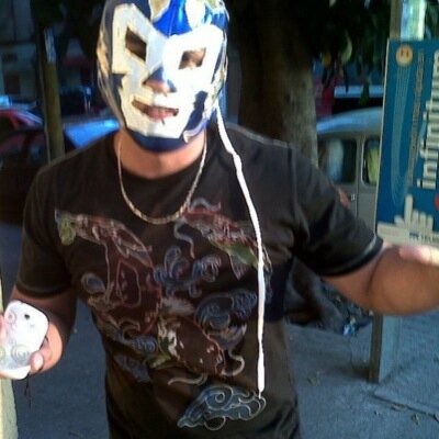 Solo se que soy un berraco!! Arre..-Amo la música electrónica- Morrisey- Hala Madrid en España- D10s Riquelme Bocajrs-Mi equipo de fútbol el Cruz azul a morir!.