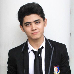 @Alilol_24 | Cowok paling terganteng yg paling komplit hahahaha