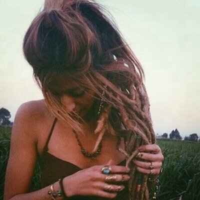 Posição sexual favorita: sentada na poltrona contando dinheiro • I am the bad bitch • Smiler • THG, TVD, BB, AHS, Supernatural @CLUBEFOLLOWBACK
