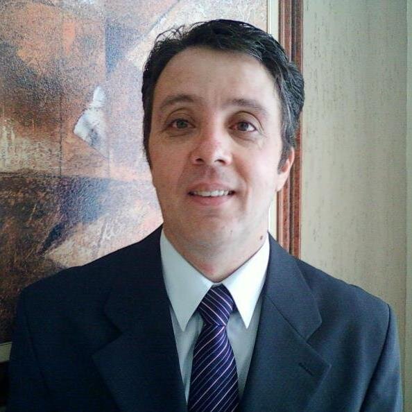 Advogado. Pós-graduado em Direito do Trabalho e Direito Processual do Trabalho. Pós-graduado em Gestão Pública pela UEMG.