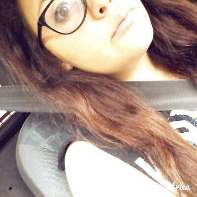 hi my name is gaya and i am in @42some i like vans and bands, don't forget to eat your pizza