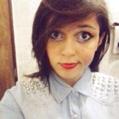 Tenho 14 anos, adoro rock, principalmente Green Day, Sou doida, a e só fica contando a minha vida não, então só...