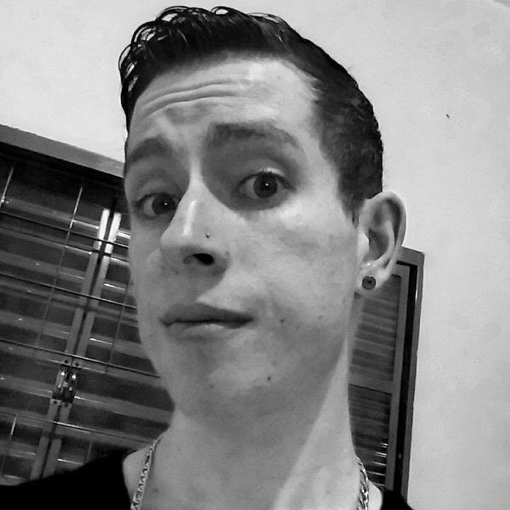 Secretário de Escola, Técnico em Informática e Youtuber Amador nas horas vagas :)