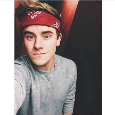 connor franta fanpage /i love you connor /im glad you're smiling