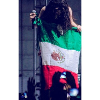 • my idol won 2 grammys in the first year of her career • you can also follow my more active acc @rgonzalezagui