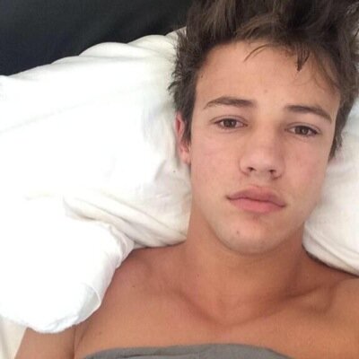 Please follow @sIaymecameron ❤