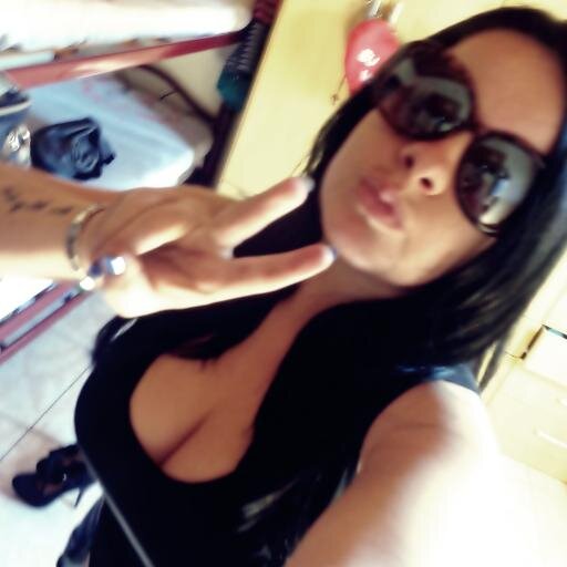 A saudade me Aperta em saber que esta longe. :/