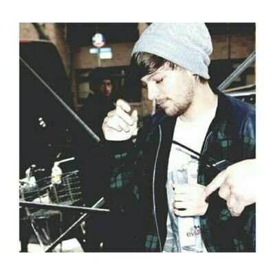 Instagram : icantchange29                                     Larry shipper             Louis