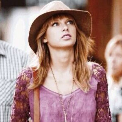 Hi, i'm Annissa, I'm 17 & Taylor Swift is my favorite person in the world. I LOVE LOVE LOVE her to the moon & back. My cat wants to marry Meredith. Meow. ❤