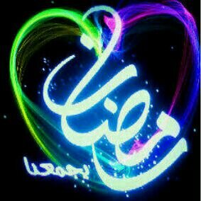 انسان هادئ يحب البساطه ''يحب التصنع أحياناً”