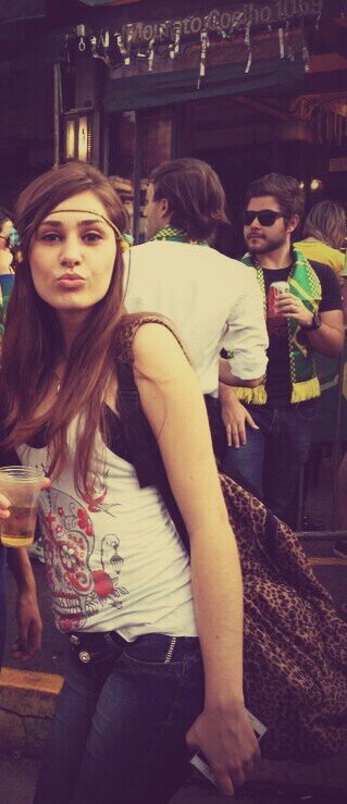 Filosofia, reggae, paz e amor
Eu levo sempre aonde eu vou.
Filosofia, reggae, paz e amor
Já faz parte de quem eu sou.