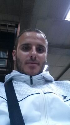 Tano-uruguayo, 30, loco, golero, ingeniero...