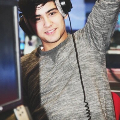 ask for a follow back on @raybanzouis