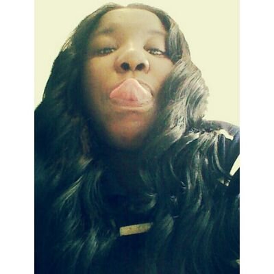 Lesbian  19 ' Livingg GOOD