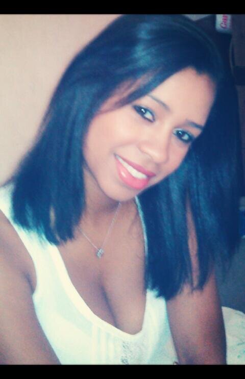 18 anos,Leonina,teimosa,ciumenta possesiva (: Tão meiga e rebelde, tão grossa e educada, tão madura e ao mesmo tempo tão infantil. Tão eu.