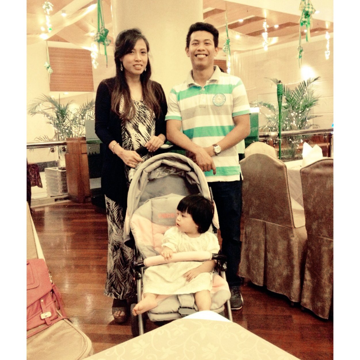 I'm a go getter, love adventures, fashion maniac. N I love my mom and dad so badly :)
