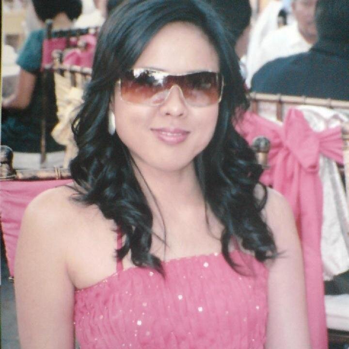 i love Love, books, travels, and giving... i love peace of mind but definitely not rest in peace..not yet! :-P