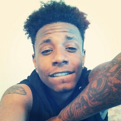 19 YEARS YOUNG
ASPIRING ARTIST
RICH BY 2016 
MUSICALLY INCLINED