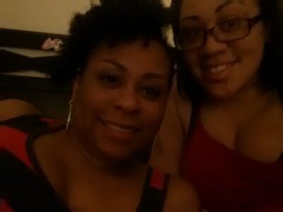 don't take it personal. .... whatever pops into my little head , i tweet 
 
married to my bestfriend @__carelesstwin 1.8.14 

!! 


    #TeamFreckles