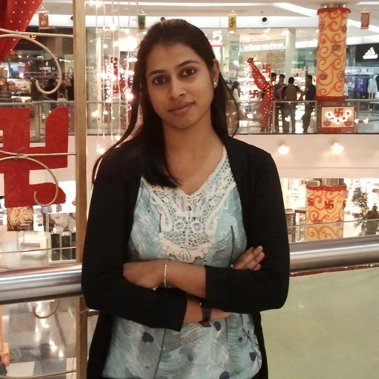 ishamitra2910's profile picture. 