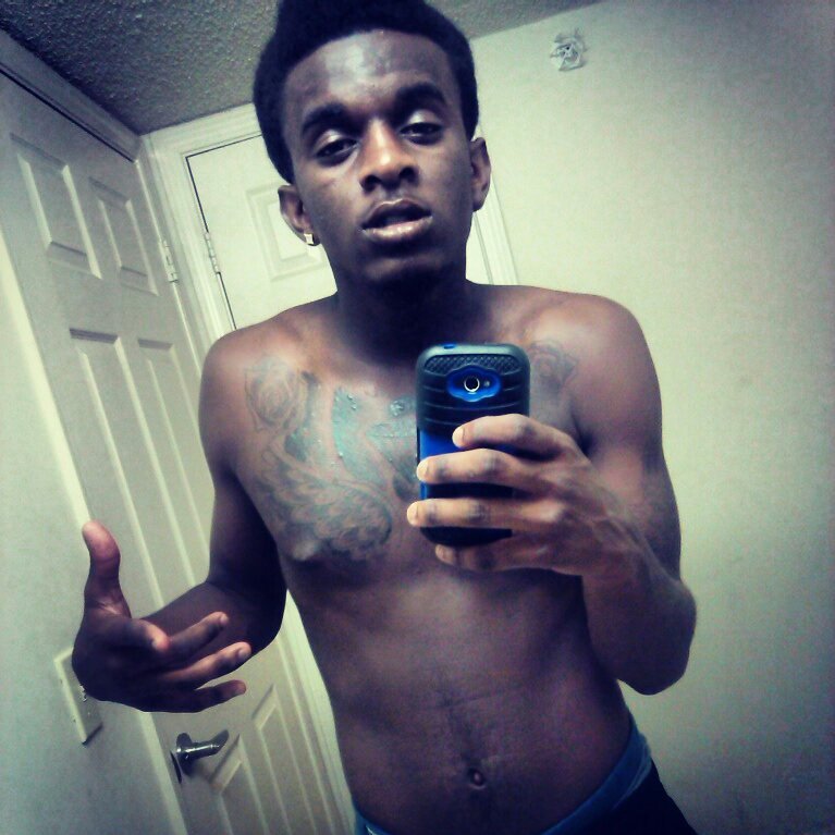 Just A Yung Cool Ass Nigga Trien Make It, Forreal Follow Ya Boi Doe. Make sure yawl follow my wife Call_Me_Alli
