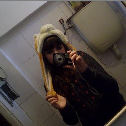 Megusta el futbol,Jugar ala play.Soymal pensada .Hablo http://t.co/QoiqQCYEuL muy loca. & que? Sino existe príncipe azul.Para qué Creerme Princesa