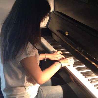 Lna_19's profile picture. Estudiante de medicina en el CEU y ex-estudiante de farmacia en la UGR