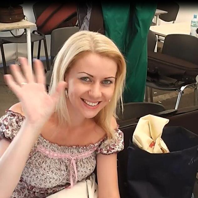 elencora's profile picture. DISCO-singer