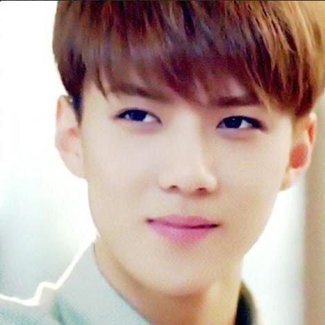 kindly follow @oohmaknae
