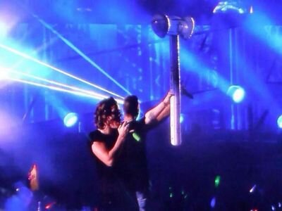 hey i am 16 years old love one direction
