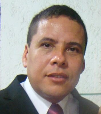 duwaldog's profile picture. Albert Einstein: “la vida es muy peligrosa. No por las personas que hacen el mal, sino por las que se sientan a ver lo que pasa”.