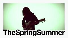 TheSpringSummerのBASSです。最近バッサリ髪を切りました。