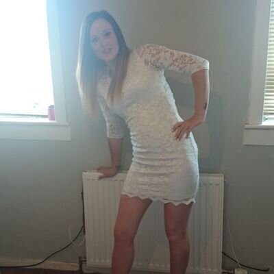 Hi am a mum of 3 n loven it n ma family to the moon n bk #family #love xx