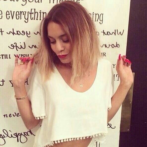 LoooveHsm's profile picture. 　　　@VanessaHudgens is my queen✨         　　Arianagrade/Ashleytisdale                     Taylorsift/Mirandakerr/Disney