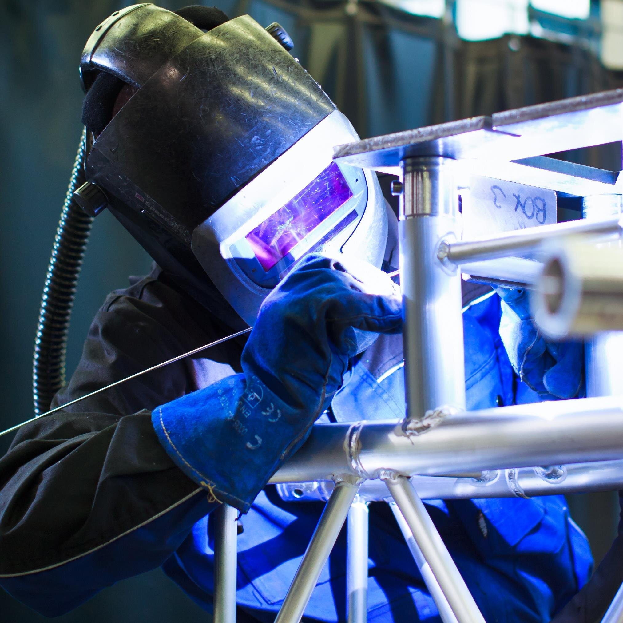 WVW Metaalbewerking is gespecialiseerd in las-en constructiewerk in RVS, Staal en Aluminium voor bedrijf en particulier.Meer info? http://t.co/VL8b8hPusp