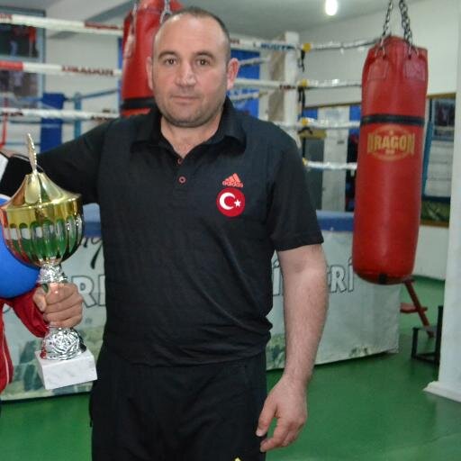 ayhanoz65's profile picture. 