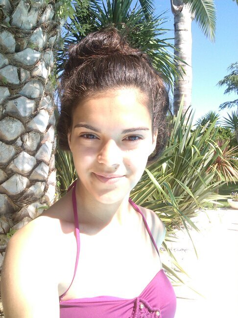 Fitzgum's profile picture. Make love, not war ✌