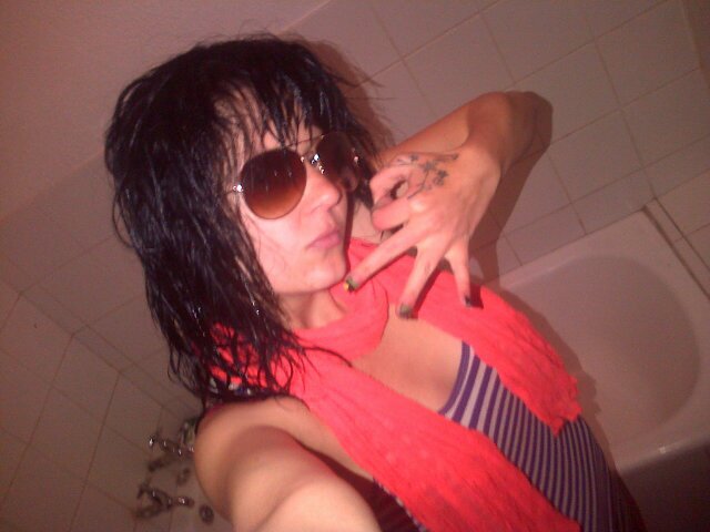 21spongebob12's profile picture. ♛L♥VE♀2♬P@RTY♪ House★Music♬♪Funky♪♬House♬Fidget♪♬&♬♪Minimal♬Is♥Like♀MY۵DRUG☻&★The♛DEALER♂Is♠My♚DJ♂ ♐Live★Life✽With✽The♥HAPPINESS☺OF♬HOUSE♪MUSIC♬PEACE✽&FREEDOM☂